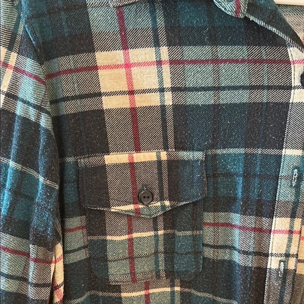 Women’s Green and Pink Plaid Shirt - Picture 4 of 4